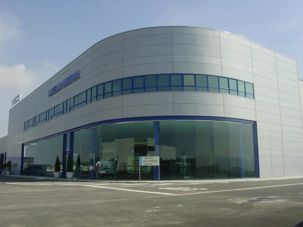 Concesionario Iveco – Lucena Motor — Proyecto de Subintec